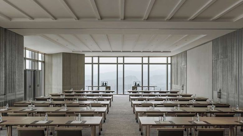 <b>Park Hyatt Shenzhen Futian Meeting</b>. Images powered by <a href="https://iceportal.shijigroup.com/" title="IcePortal" target="_blank">IcePortal</a>.