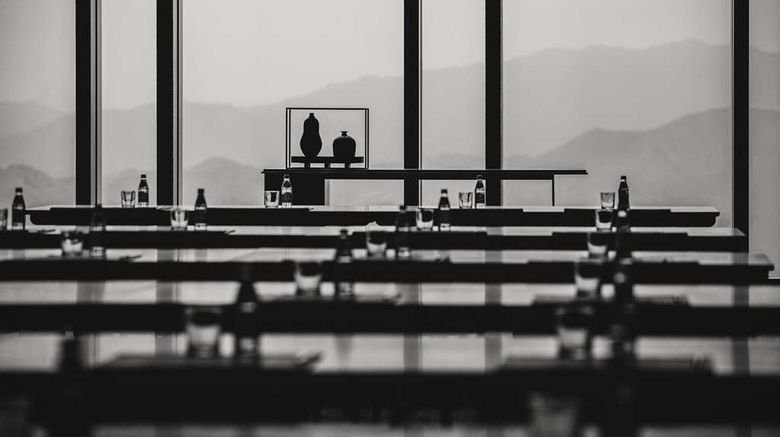 <b>Park Hyatt Shenzhen Futian Meeting</b>. Images powered by <a href="https://iceportal.shijigroup.com/" title="IcePortal" target="_blank">IcePortal</a>.