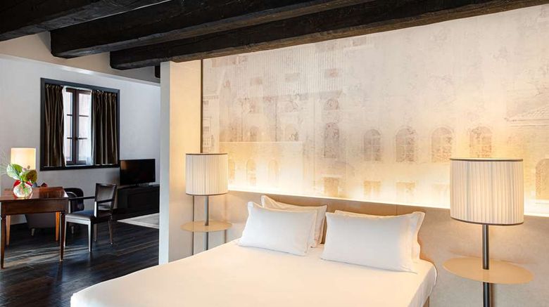 <b>Hyatt Centric Murano Venice Suite</b>. Images powered by <a href="https://iceportal.shijigroup.com/" title="IcePortal" target="_blank">IcePortal</a>.
