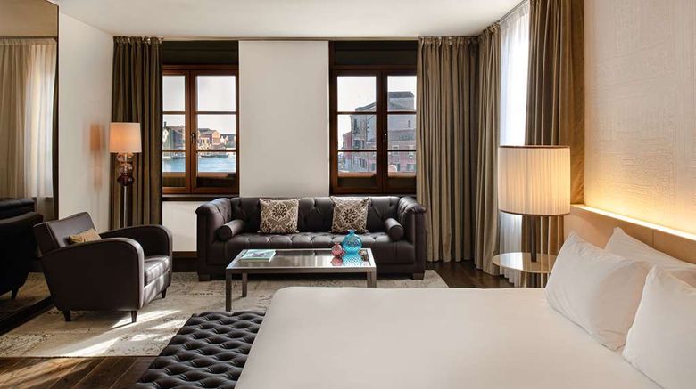 <b>Hyatt Centric Murano Venice Suite</b>. Images powered by <a href="https://iceportal.shijigroup.com/" title="IcePortal" target="_blank">IcePortal</a>.