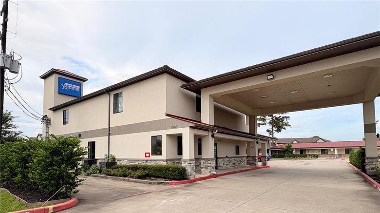 Americas Best Value Inn Veterans Memoria Exterior. Images powered by <a href="https://iceportal.shijigroup.com" target="_blank" rel="noopener">Ice Portal</a>.
