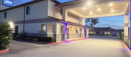 Americas Best Value Inn Veterans Memoria Exterior