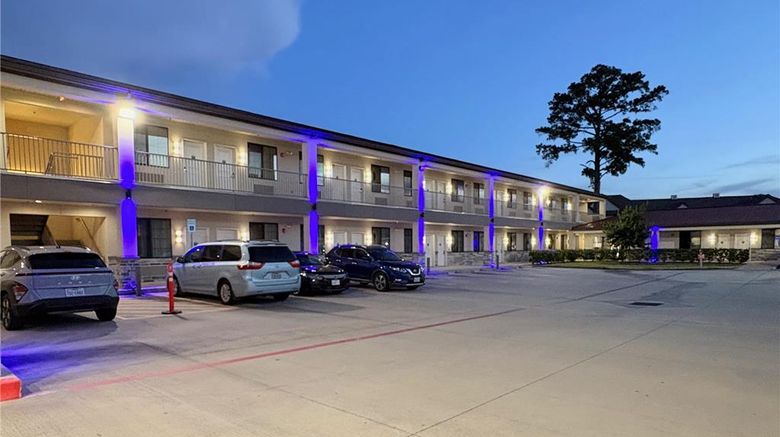 <b>Americas Best Value Inn Veterans Memoria Exterior</b>. Images powered by <a href="https://iceportal.shijigroup.com/" title="IcePortal" target="_blank">IcePortal</a>.
