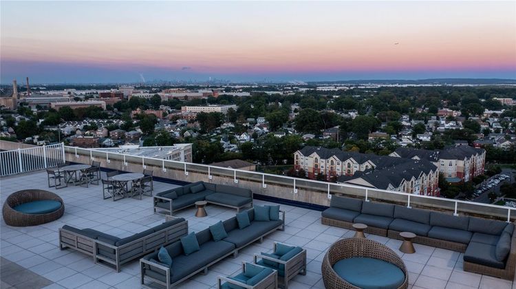 Watt Hotel Rahway, Tapestry Collection Exterior