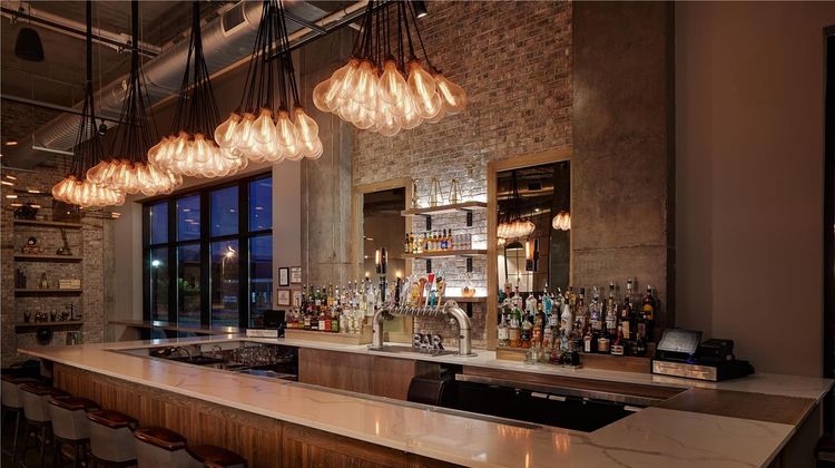 Watt Hotel Rahway, Tapestry Collection Restaurant