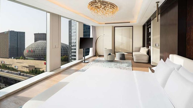 <b>Radisson Blu Hotel Hangzhou Xintiandi Suite</b>. Images powered by <a href="https://iceportal.shijigroup.com/" title="IcePortal" target="_blank">IcePortal</a>.