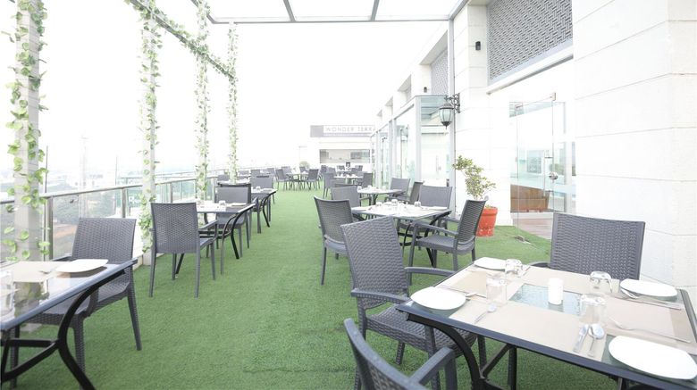 <b>Radisson Hotel Agra Restaurant</b>. Images powered by <a href="https://iceportal.shijigroup.com/" title="IcePortal" target="_blank">IcePortal</a>.