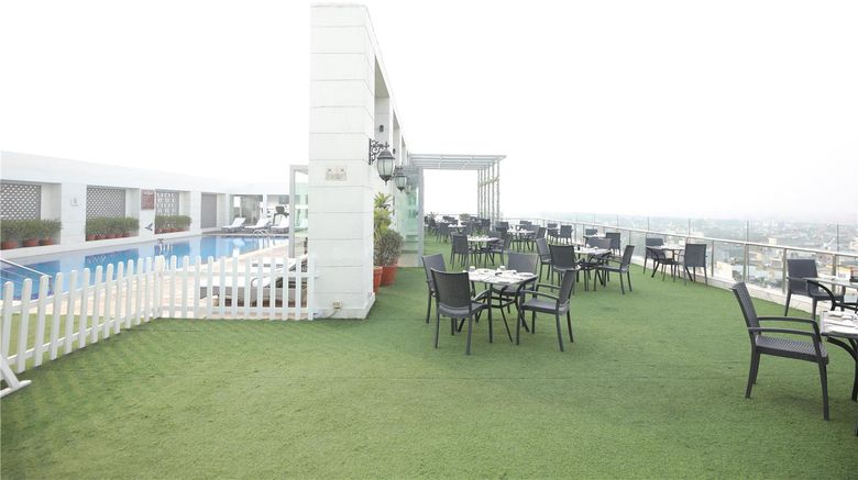 <b>Radisson Hotel Agra Restaurant</b>. Images powered by <a href="https://iceportal.shijigroup.com/" title="IcePortal" target="_blank">IcePortal</a>.