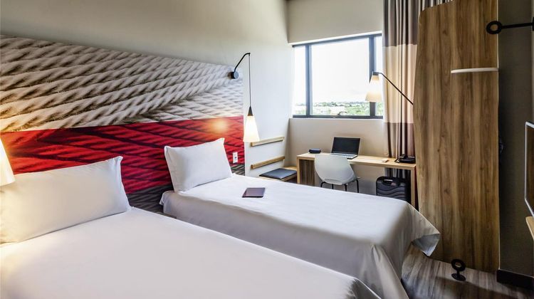 Ibis Palmas Avenida JK Room