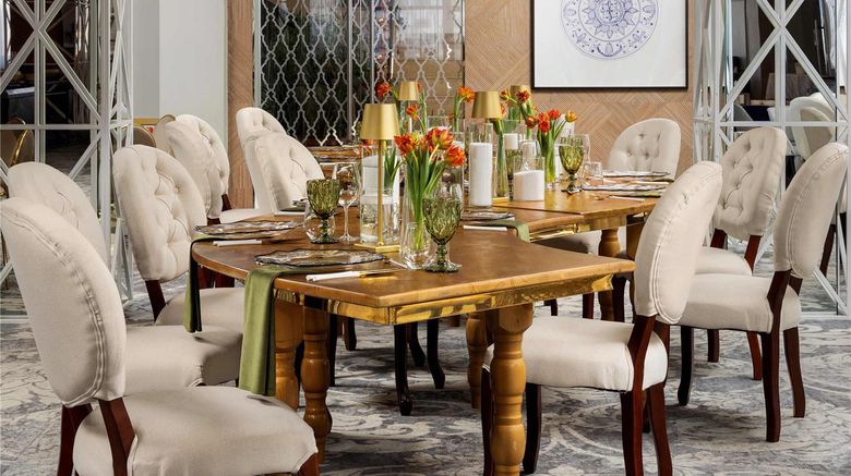 <b>Mercure Sibiu Airport Restaurant</b>. Images powered by <a href="https://iceportal.shijigroup.com/" title="IcePortal" target="_blank">IcePortal</a>.
