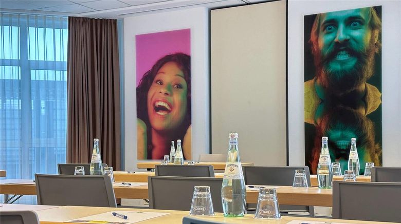 <b>Ibis Styles Berlin Treptow Meeting</b>. Images powered by <a href="https://iceportal.shijigroup.com/" title="IcePortal" target="_blank">IcePortal</a>.