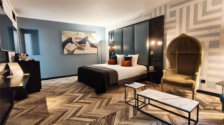 <b>Mercure Figeac Viguier Du Roy Room</b>. Images powered by <a href="https://iceportal.shijigroup.com/" title="IcePortal" target="_blank">IcePortal</a>.