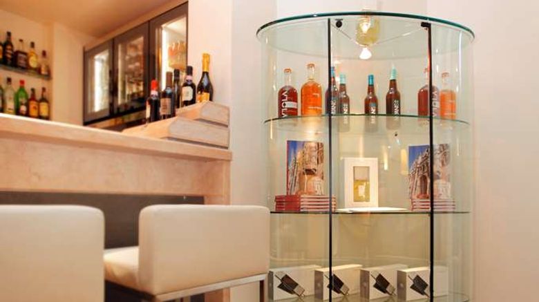 <b>Annunziata Hotel Restaurant</b>. Images powered by <a href="https://iceportal.shijigroup.com/" title="IcePortal" target="_blank">IcePortal</a>.