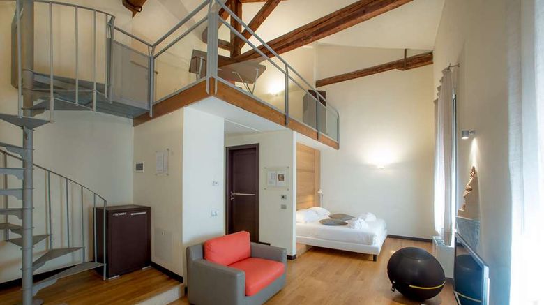 <b>Annunziata Hotel Suite</b>. Images powered by <a href="https://iceportal.shijigroup.com/" title="IcePortal" target="_blank">IcePortal</a>.