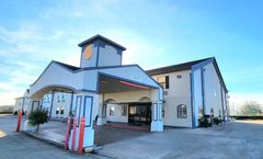 Days Inn by Wyndham Rosenberg
