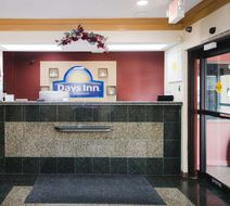 Days Inn by Wyndham Rosenberg Lobby