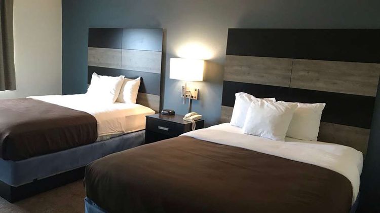 AmericInn by Wyndham Maquoketa Room