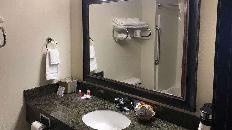 <b>AmericInn by Wyndham Maquoketa Room</b>. Images powered by <a href="https://iceportal.shijigroup.com/" title="IcePortal" target="_blank">IcePortal</a>.