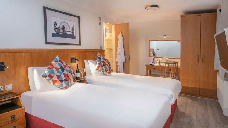 Queensway, Sure Hotel Collection by BW Room