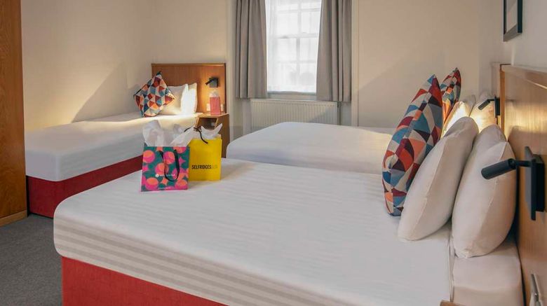 <b>Queensway, Sure Hotel Collection by BW Room</b>. Images powered by <a href="https://iceportal.shijigroup.com/" title="IcePortal" target="_blank">IcePortal</a>.