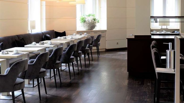 <b>Hamburger Hof Hotel Restaurant</b>. Images powered by <a href="https://iceportal.shijigroup.com/" title="IcePortal" target="_blank">IcePortal</a>.