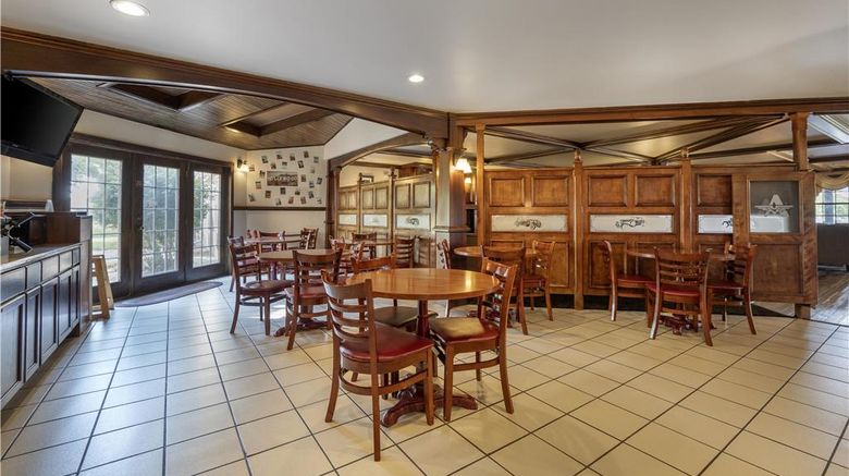 <b>SureStay Plus by Best Western Auburn Restaurant</b>. Images powered by <a href="https://iceportal.shijigroup.com/" title="IcePortal" target="_blank">IcePortal</a>.