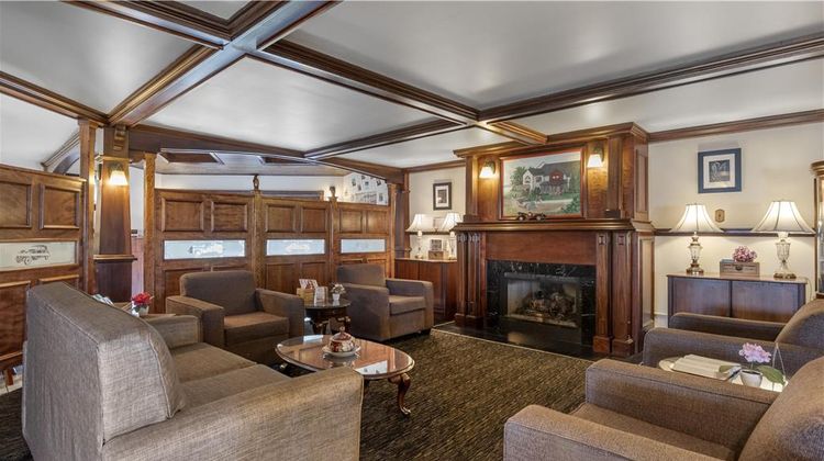 SureStay Plus by Best Western Auburn Lobby