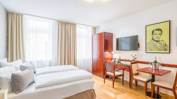 Best Western Plus Celebrity Suites Suite