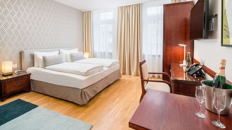 Best Western Plus Celebrity Suites Suite