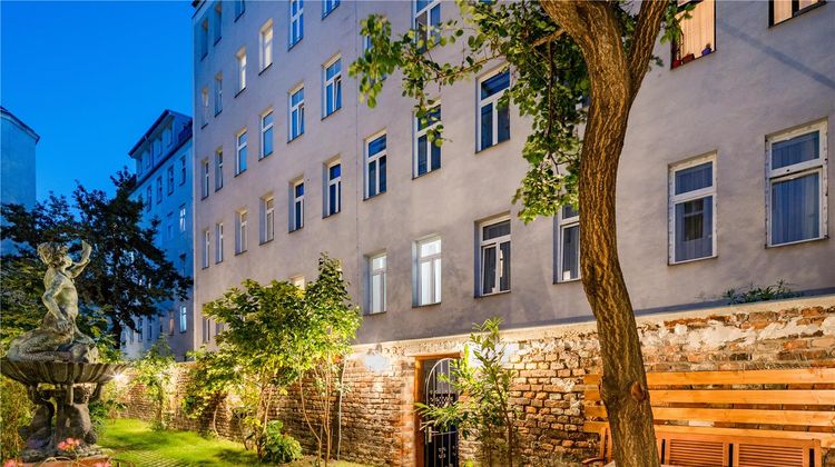 Best Western Plus Celebrity Suites Exterior