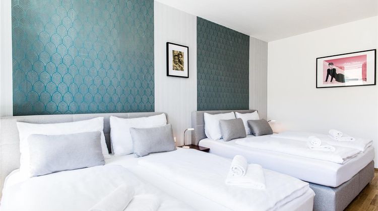 Best Western Plus Celebrity Suites Room