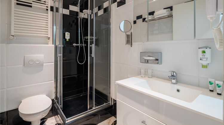 Best Western Plus Celebrity Suites Room