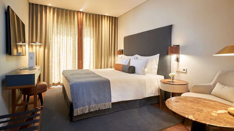 Portobay Flores Room