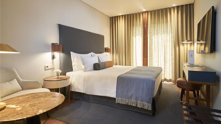 Portobay Flores Room