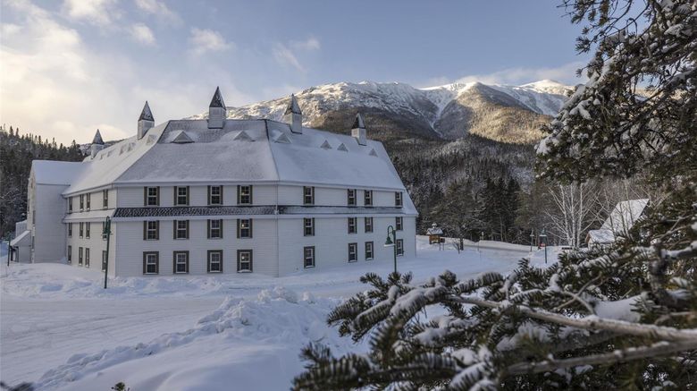 <b>Gite du Mont-Albert Exterior</b>. Images powered by <a href="https://iceportal.shijigroup.com/" title="IcePortal" target="_blank">IcePortal</a>.