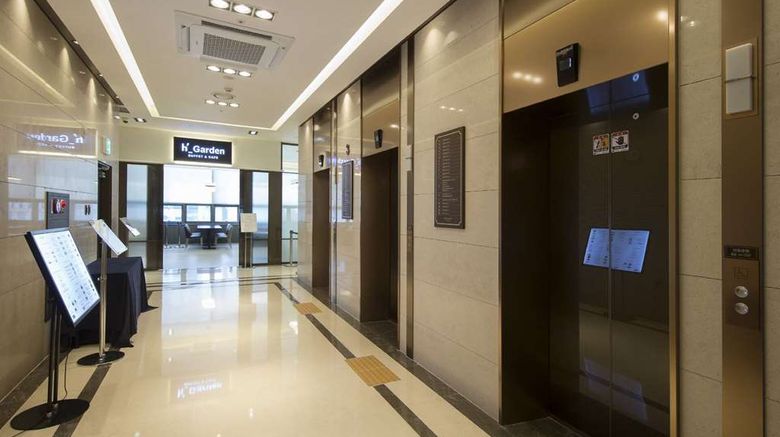 <b>Ramada by Wyndham Daejeon Restaurant</b>. Images powered by <a href="https://iceportal.shijigroup.com/" title="IcePortal" target="_blank">IcePortal</a>.