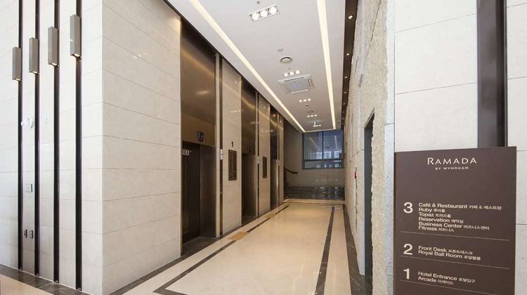 Ramada by Wyndham Daejeon Lobby