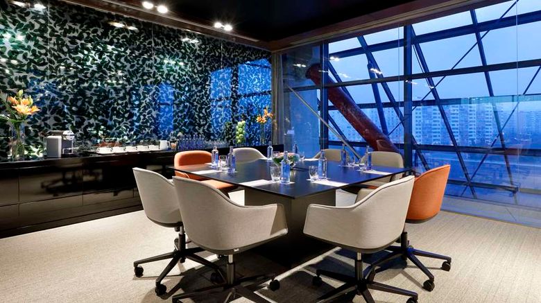 <b>Hyatt Regency Barcelona Tower Recreation</b>. Images powered by <a href="https://iceportal.shijigroup.com/" title="IcePortal" target="_blank">IcePortal</a>.