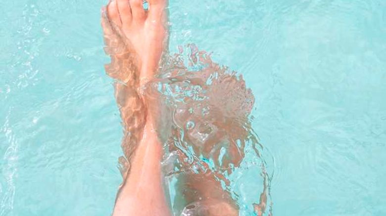 <b>Hyatt Regency Barcelona Tower Pool</b>. Images powered by <a href="https://iceportal.shijigroup.com/" title="IcePortal" target="_blank">IcePortal</a>.