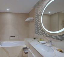 Hilton Doha The Pearl Room