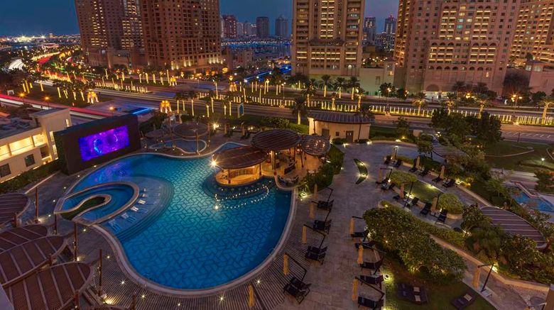 <b>Hilton Doha The Pearl Pool</b>. Images powered by <a href="https://iceportal.shijigroup.com/" title="IcePortal" target="_blank">IcePortal</a>.