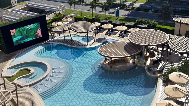 <b>Hilton Doha The Pearl Pool</b>. Images powered by <a href="https://iceportal.shijigroup.com/" title="IcePortal" target="_blank">IcePortal</a>.