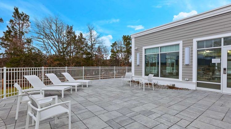 Hampton Inn Cape Cod Canal Exterior