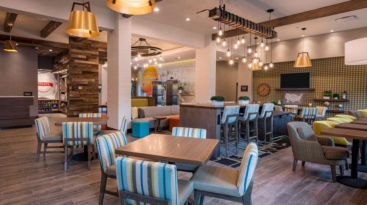 Hampton Inn Riverside Downtown Lobby