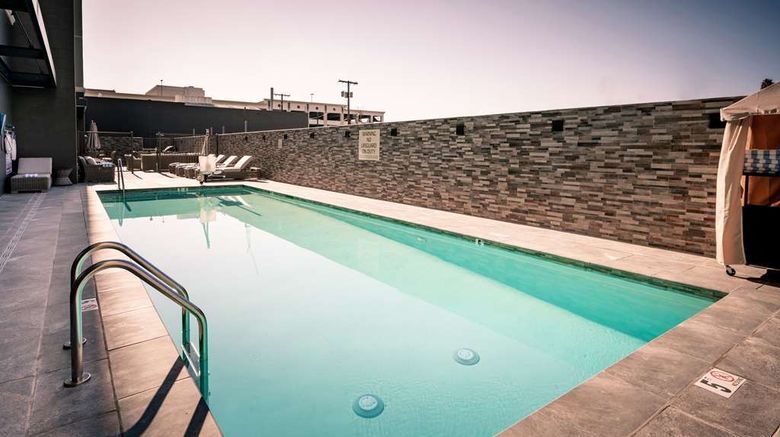 <b>Hampton Inn Riverside Downtown Pool</b>. Images powered by <a href="https://iceportal.shijigroup.com/" title="IcePortal" target="_blank">IcePortal</a>.