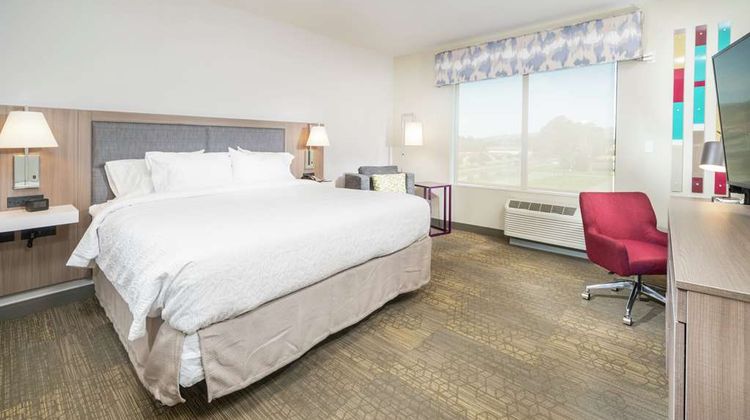 Hampton Inn & Suites Santa Maria Room