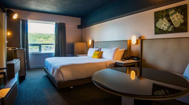 DoubleTree by Hilton Harbourview Room
