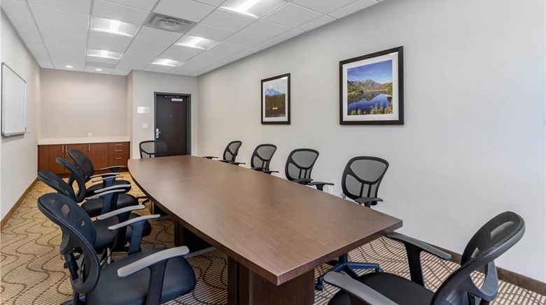 <b>Comfort Inn & Suites Valemount Meeting</b>. Images powered by <a href="https://iceportal.shijigroup.com/" title="IcePortal" target="_blank">IcePortal</a>.