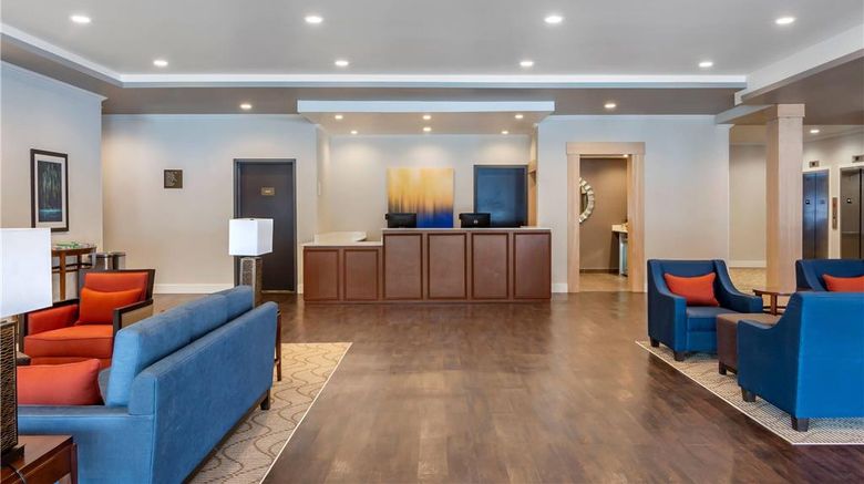 <b>Comfort Inn & Suites Valemount Lobby</b>. Images powered by <a href="https://iceportal.shijigroup.com/" title="IcePortal" target="_blank">IcePortal</a>.