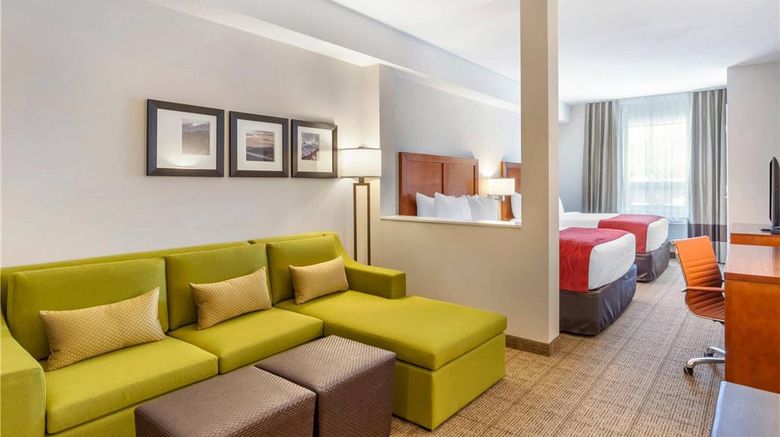 <b>Comfort Inn & Suites Valemount Suite</b>. Images powered by <a href="https://iceportal.shijigroup.com/" title="IcePortal" target="_blank">IcePortal</a>.